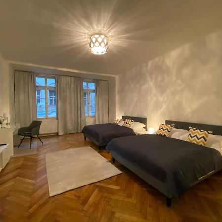 Spacious Apartment On Wenceslas Square براغ المظهر الخارجي الصورة