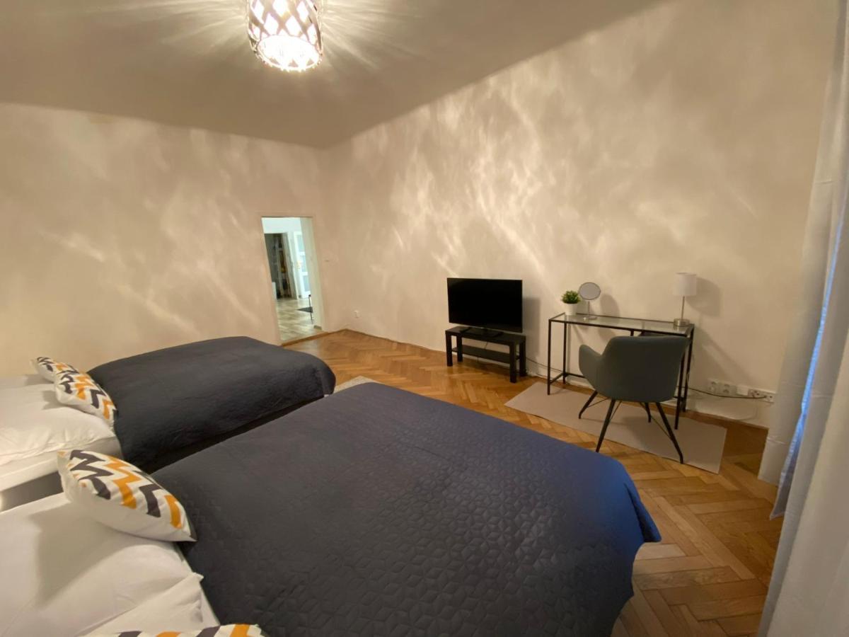 Spacious Apartment On Wenceslas Square براغ المظهر الخارجي الصورة